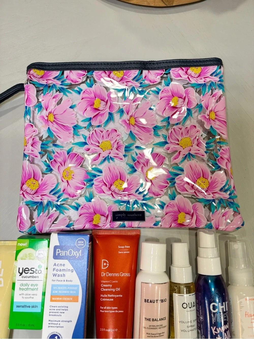 Sample size beauty bundle Bubble, OUAI, Dr. Dennis Olaplex La Mer